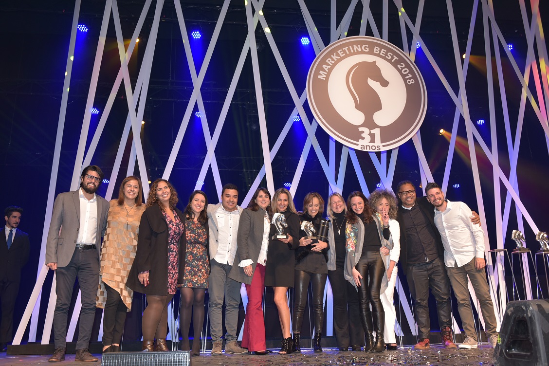 Eduardo Souza Aranha com equipe da Smiles