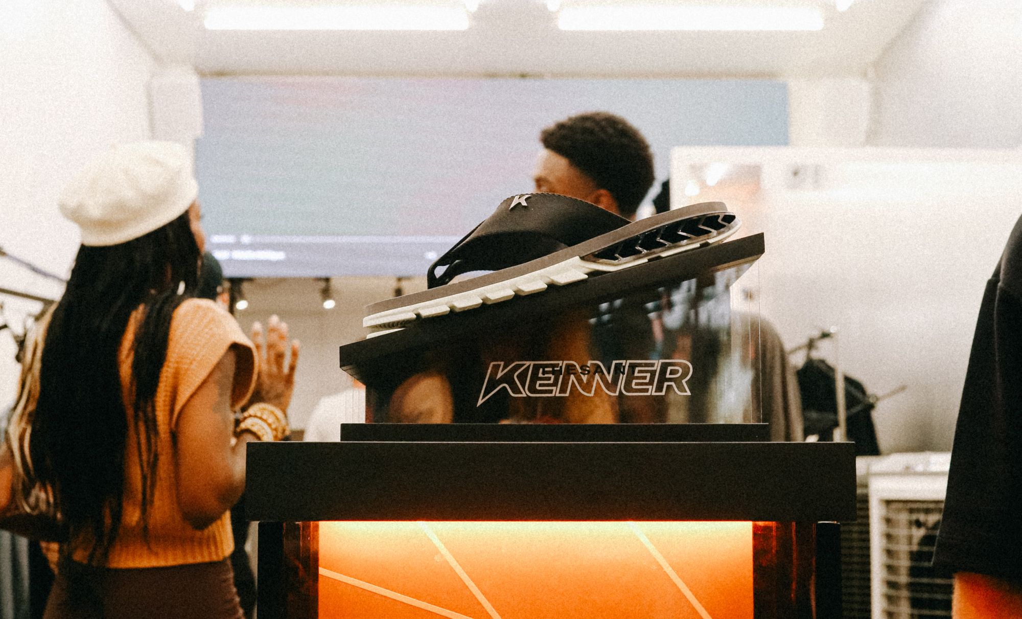Mirando no estilo de rua, Kenner amplia presença em São Paulo com collabs
