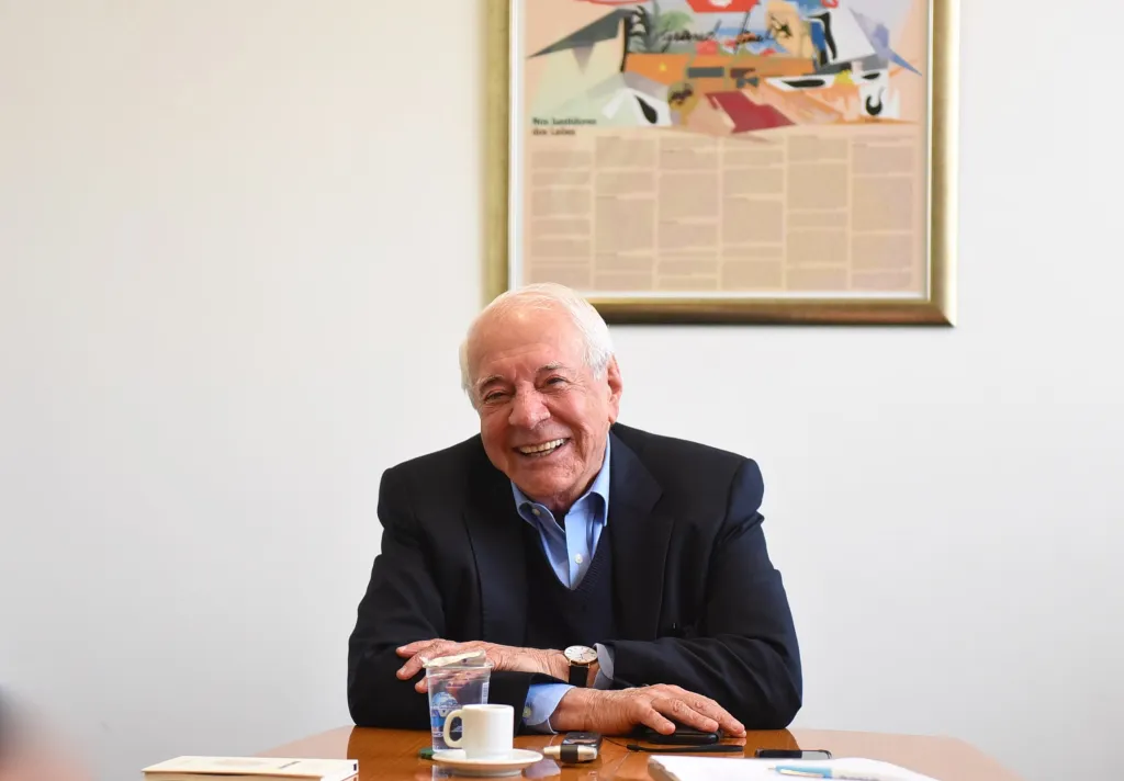 Mercado homenageia Roberto Duailibi