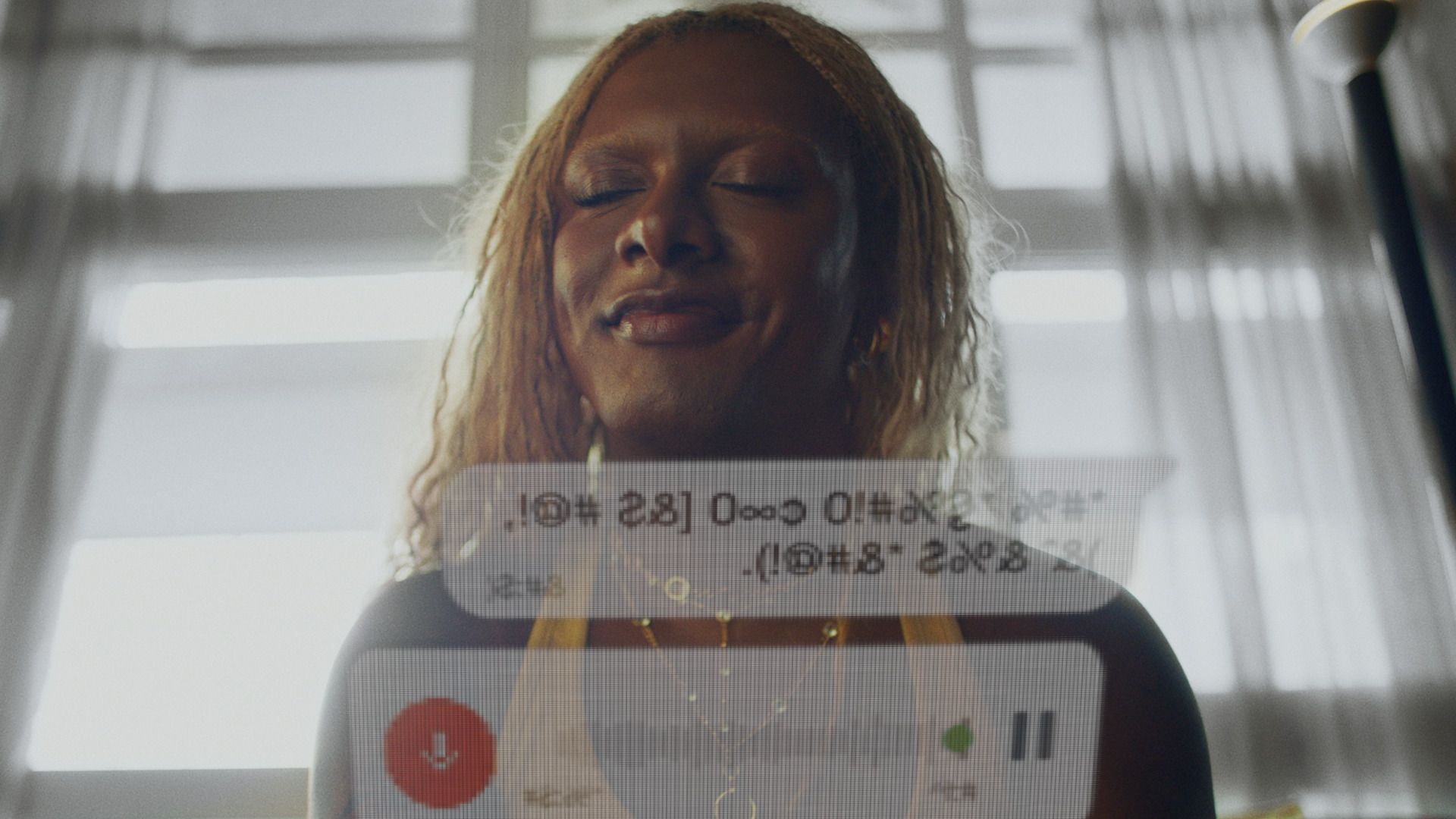 WhatsApp une Liniker e Gilberto Gil para destacar recurso de privacidade