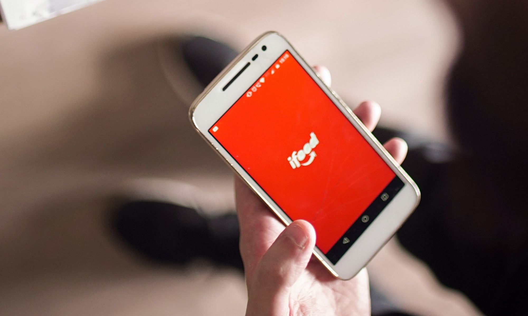 iFood adquire 20% da CRMBonus e amplia parceria em tecnologia para restaurantes