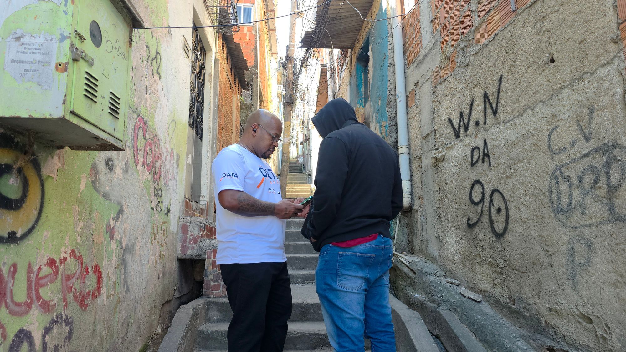 Com nova gestão, Data Favela lança pesquisa com operadores do tráfico
