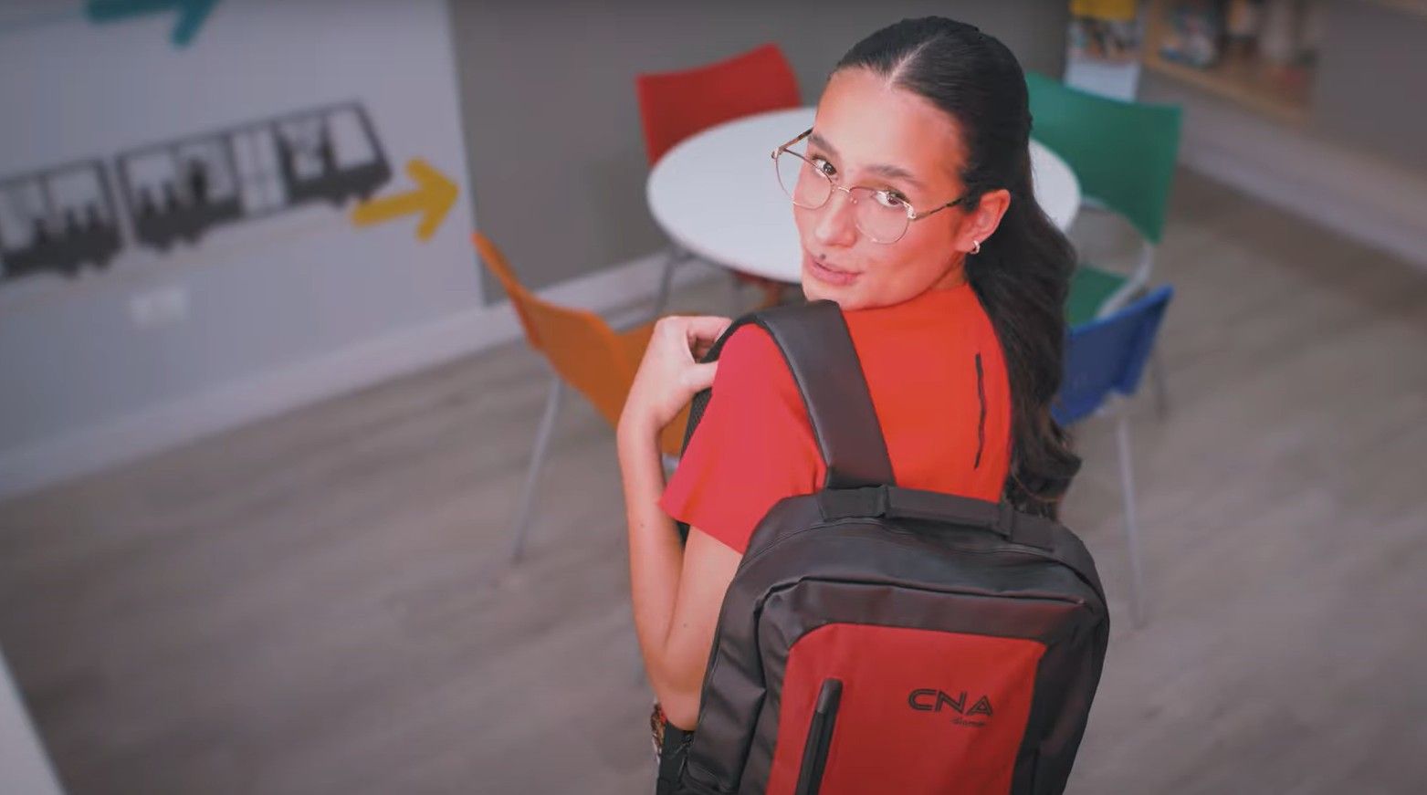 CNA Idiomas une música e educação em nova campanha