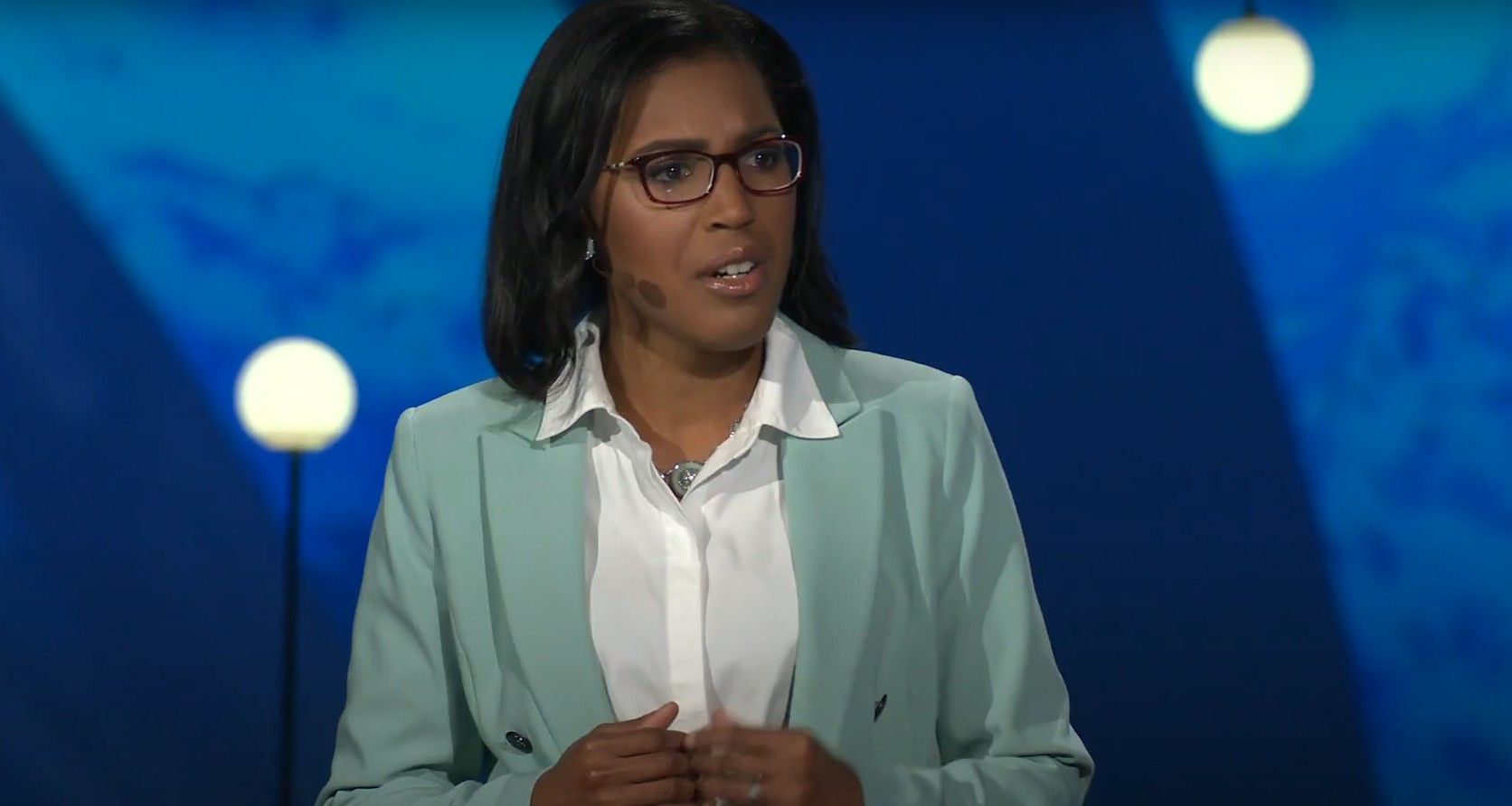 Senadora dos EUA processa Whirlpool e Omnicom por case 'Efficient way to pay'