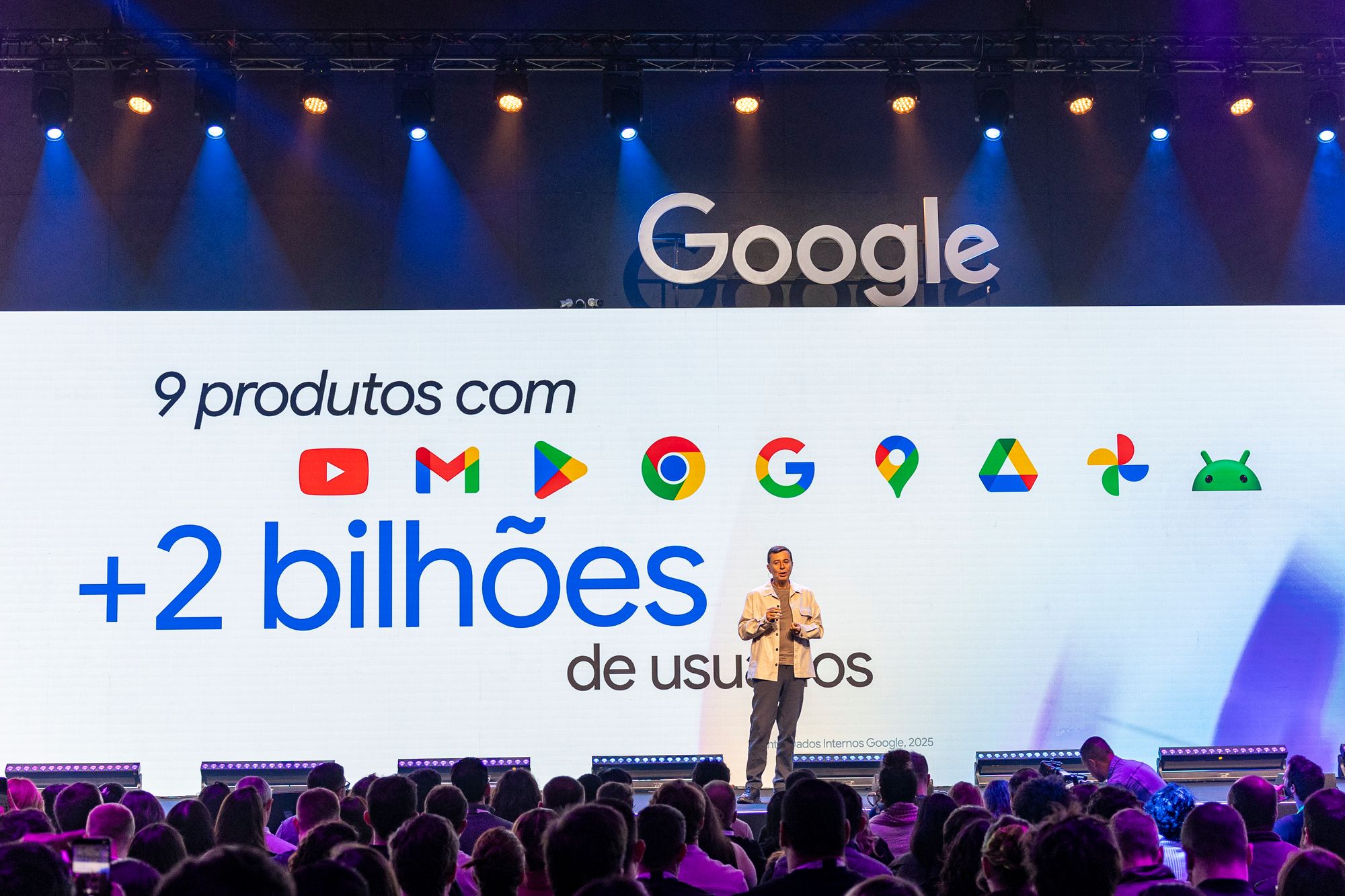 Seis em cada dez brasileiros devem comprar na Black Friday, afirma Google