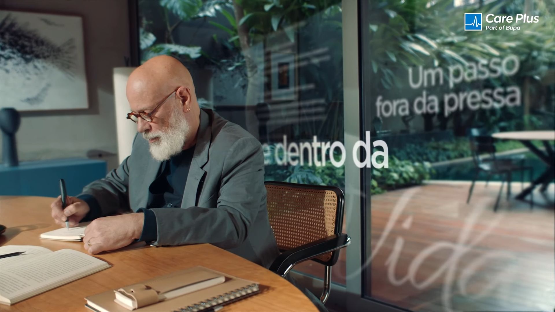 Care Plus reúne Pondé e Karnal em nova fase da campanha 'Conselhos de vida'