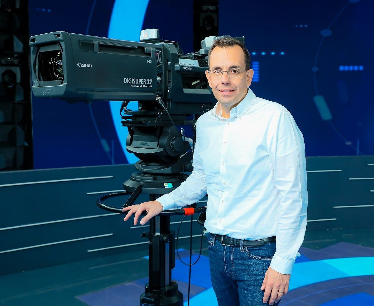 SBT anuncia saída de Vicente Varela