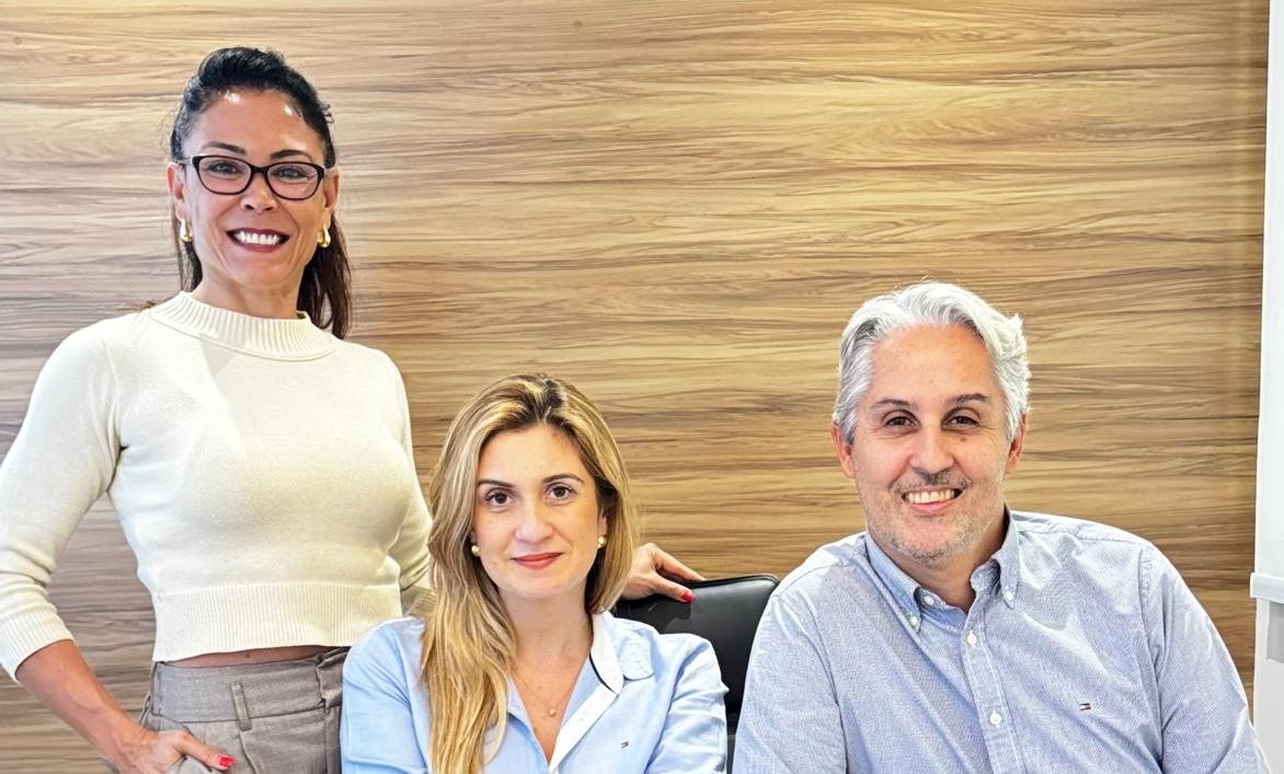 Kallas contrata e promove em operação do Rio de Janeiro