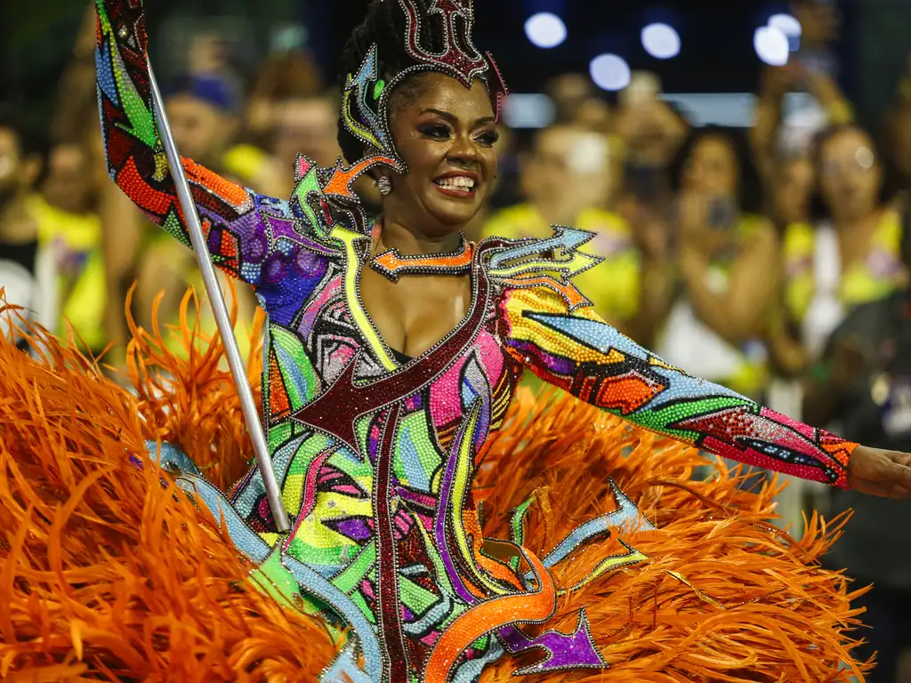 Globo renova direitos de transmissão dos desfiles de Carnaval do Rio e de São Paulo