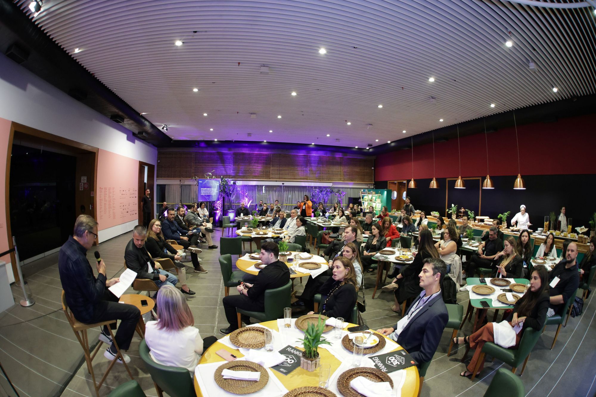 Evento debate inteligência de dados e personalização nos negócios