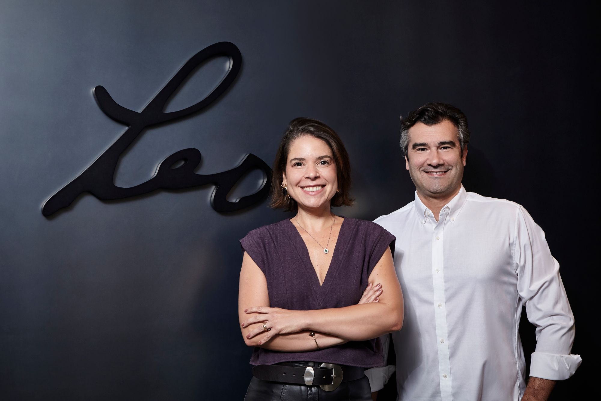 Leo completa 50 anos no Brasil com olhar criativo e voltada para dados