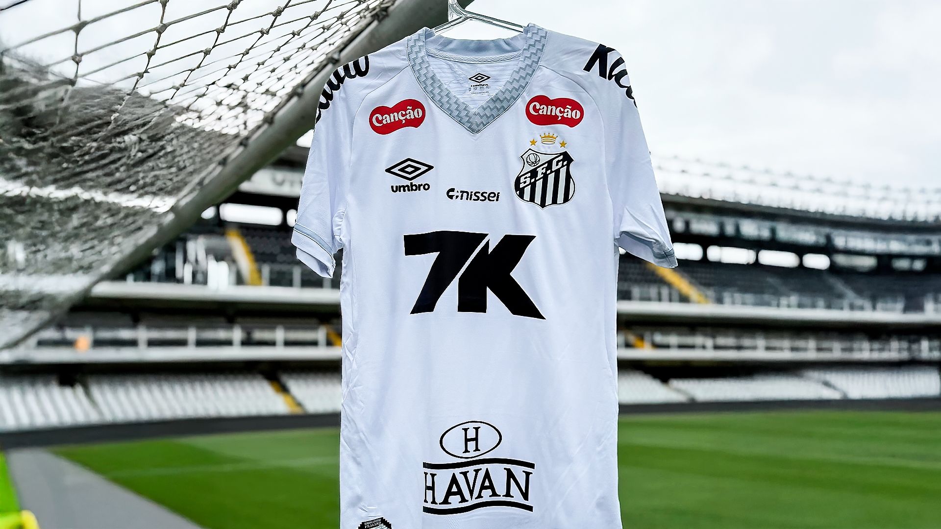 Patrocinadora do Santos, 7K reduz tamanho de sua marca na camisa