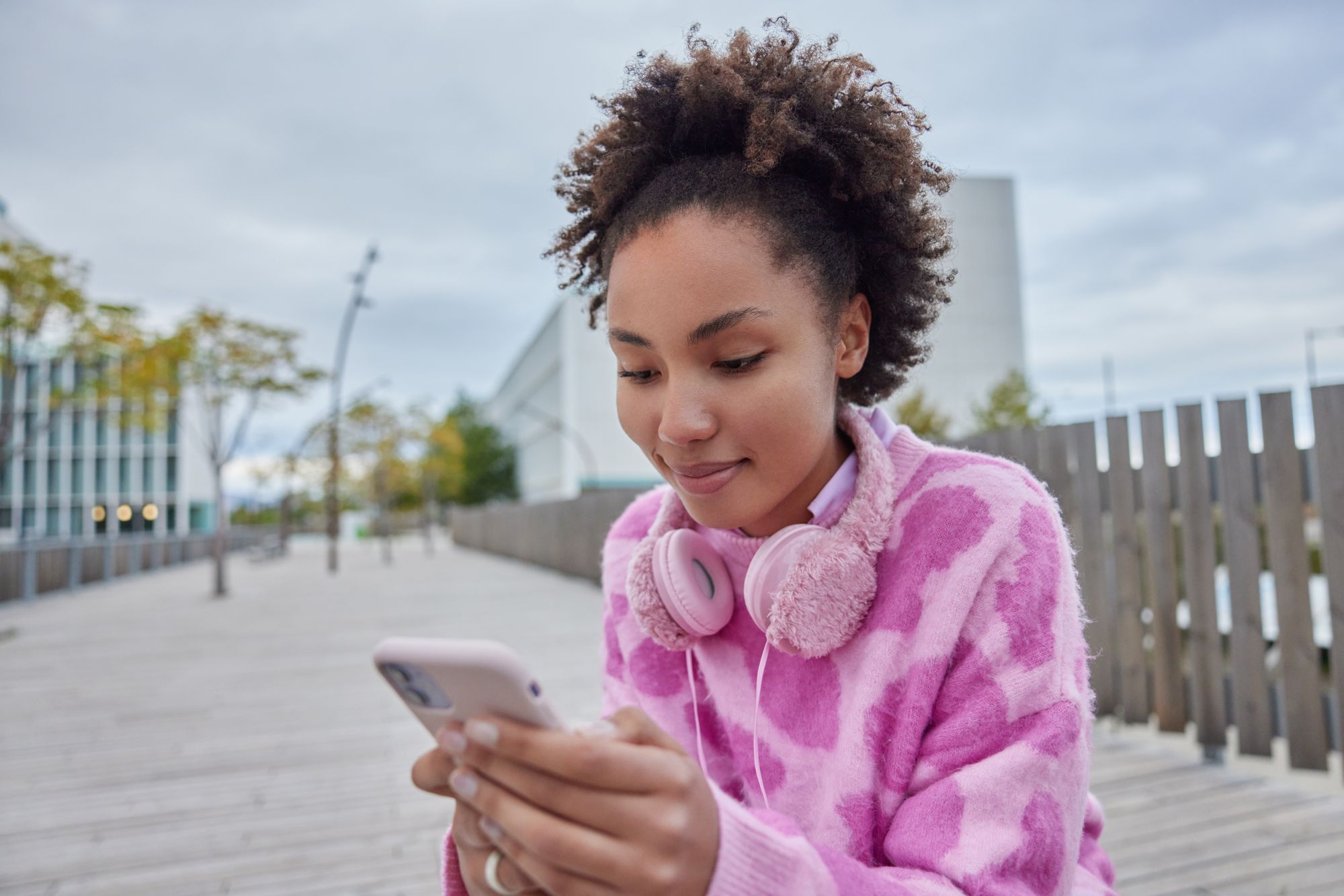 Instagram segue como rede mais usada por universitários, mas TikTok ganha espaço