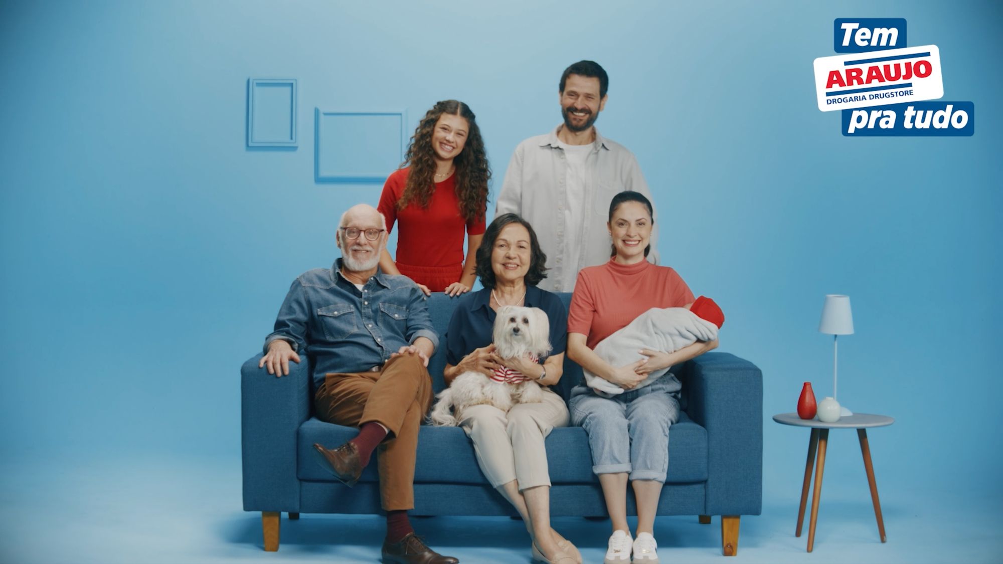 Drogaria Araujo aposta no bom humor para dizer que marca está sempre presente