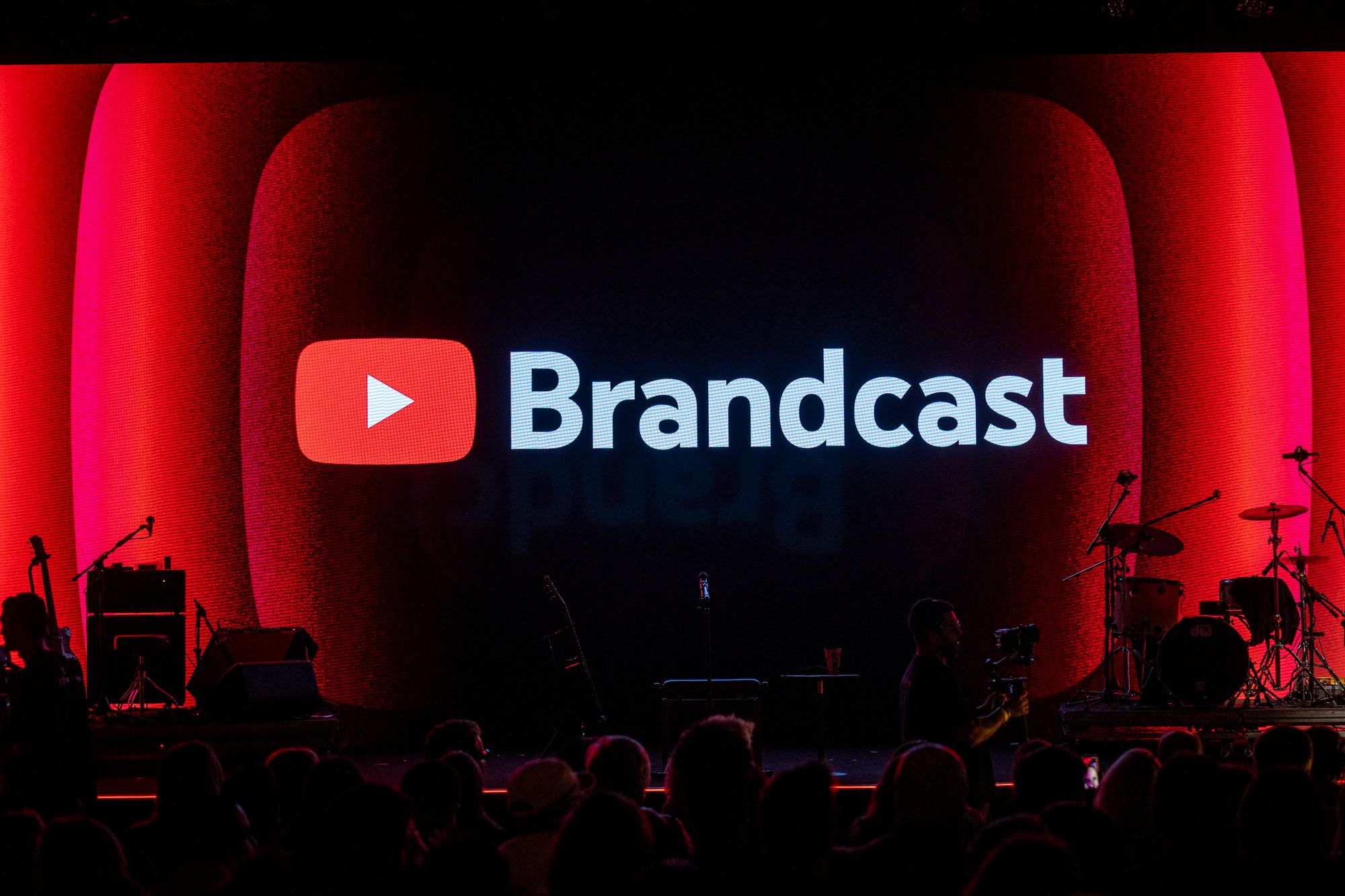TV conectada ultrapassa celular como principal tela do YouTube no Brasil