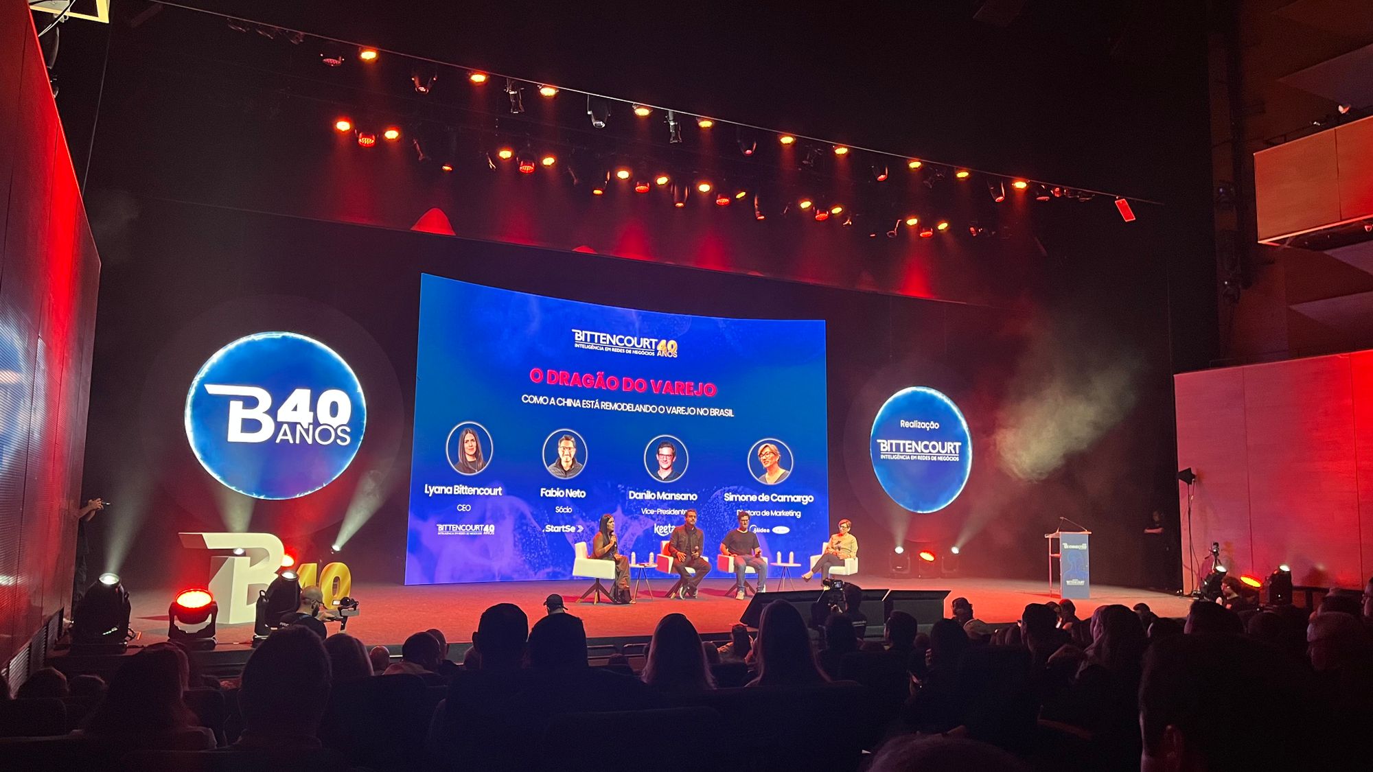 Liderança, felicidade e China pautam o primeiro dia do Bconnected 2025
