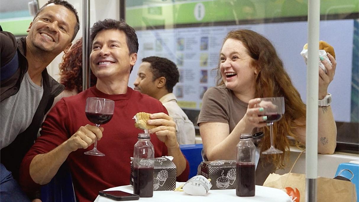 iFood leva trend para as ruas de São Paulo com Rodrigo Faro