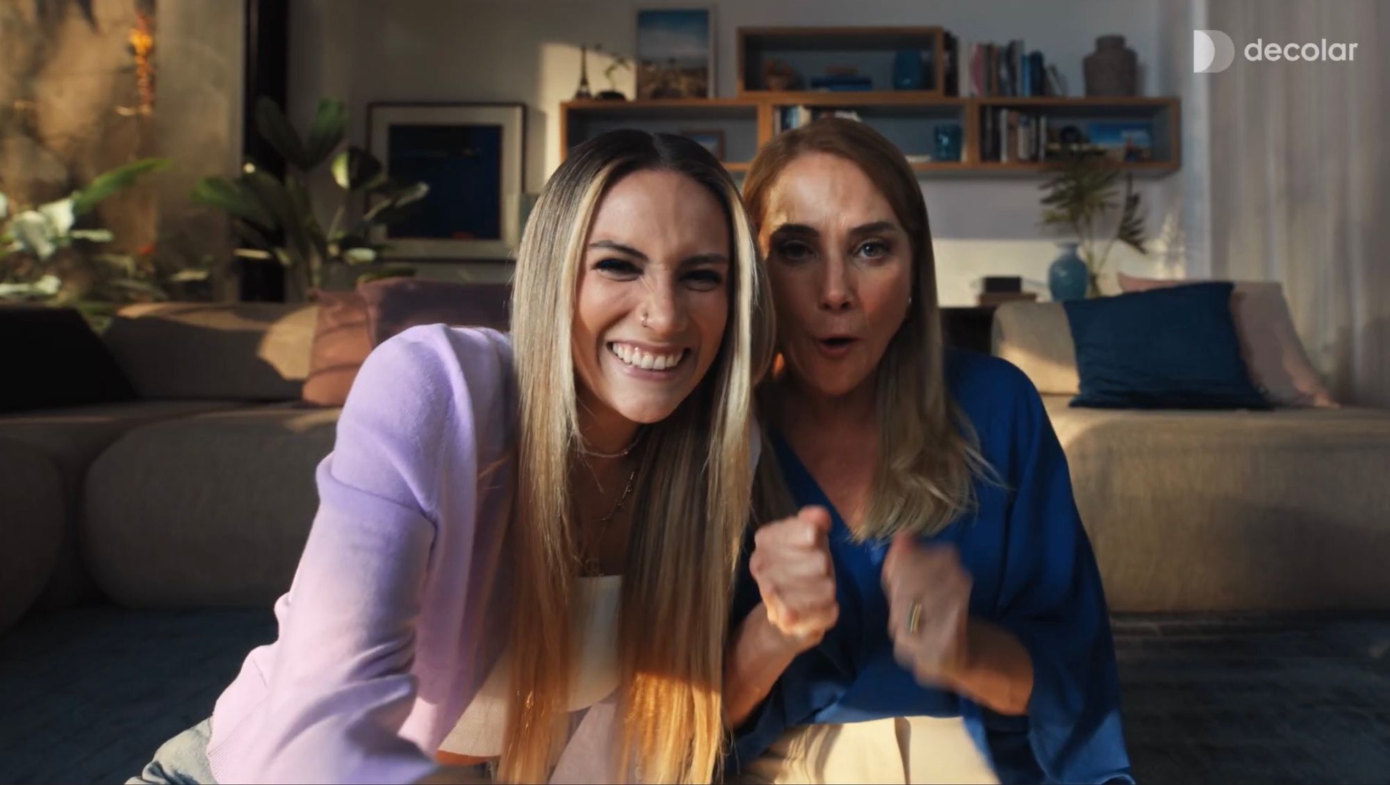 Heloísa e Luísa Perissé estrelam campanha da Decolar para a Black Friday