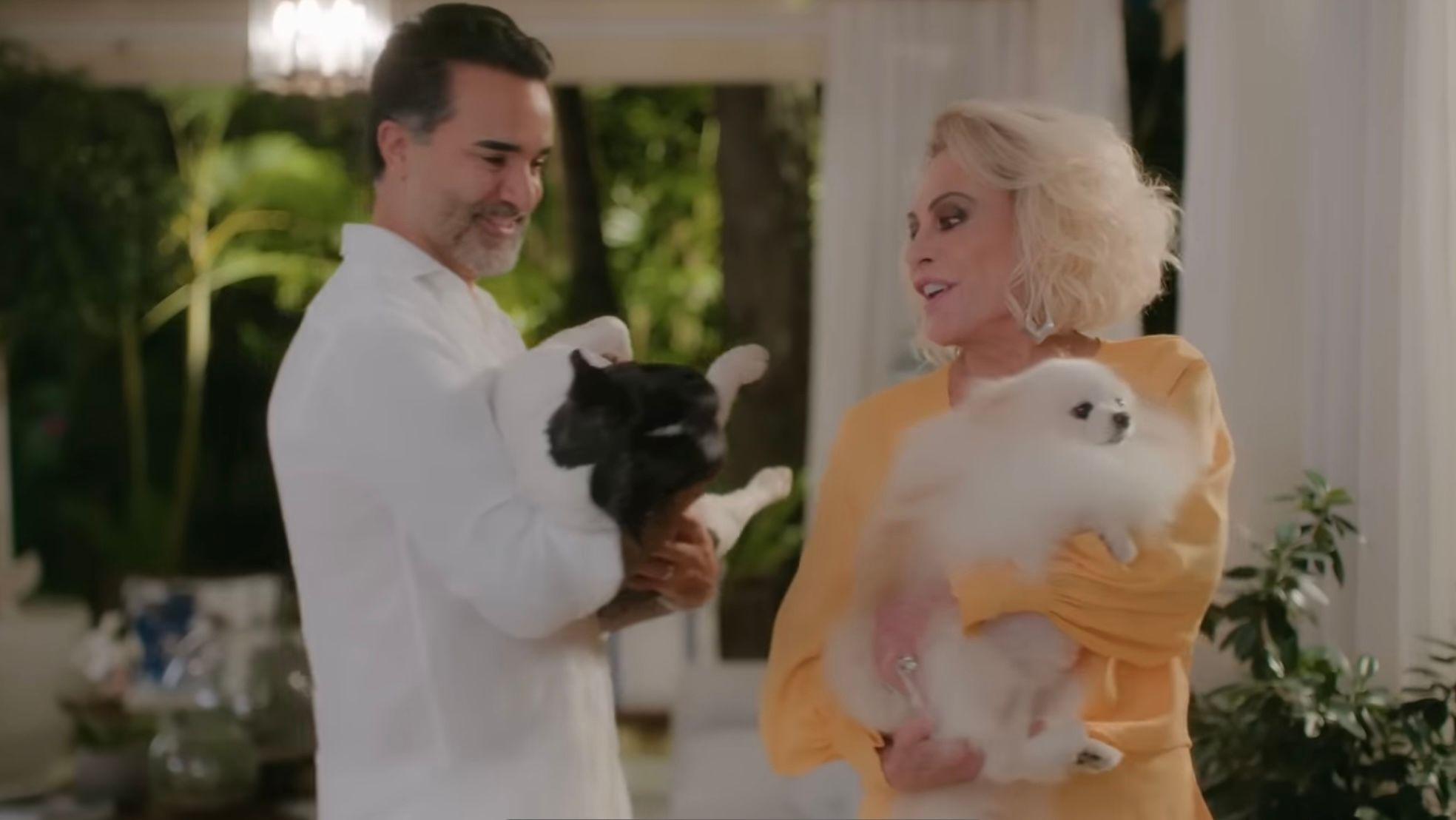 Globo apresenta nova vinheta de fim de ano com participação de famílias do elenco