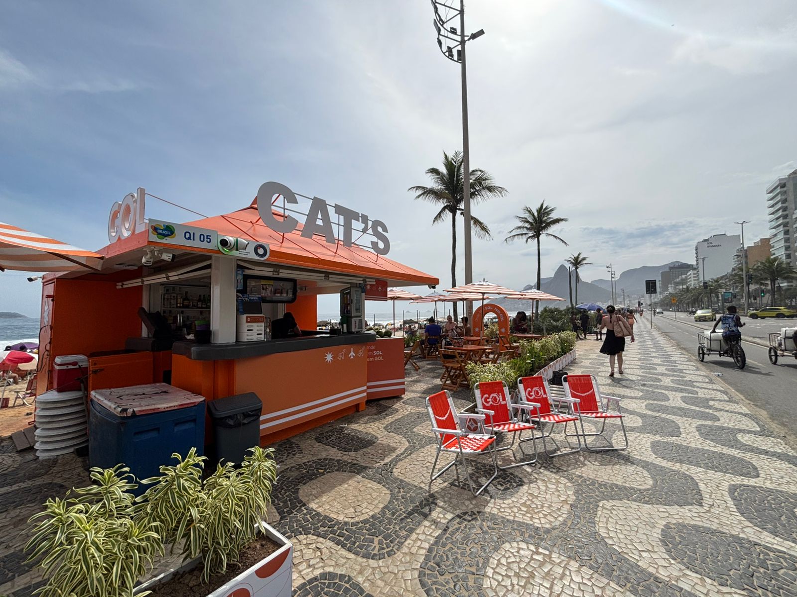 GOL ativa campanha de verão com quiosques nas praias do Rio de Janeiro