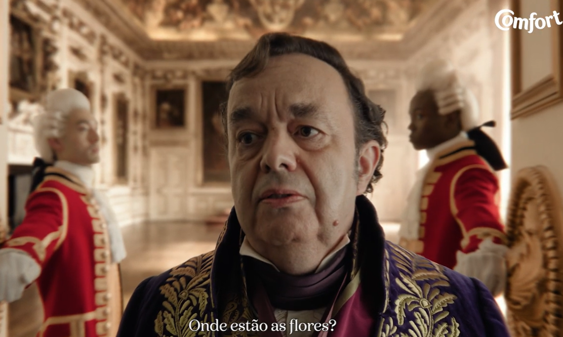 Comfort lança teaser de campanha inspirada em ‘Bridgerton’