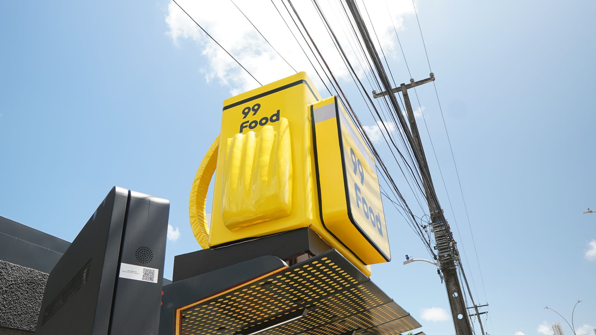 99Food estreia no Recife com operação de OOH em larga escala