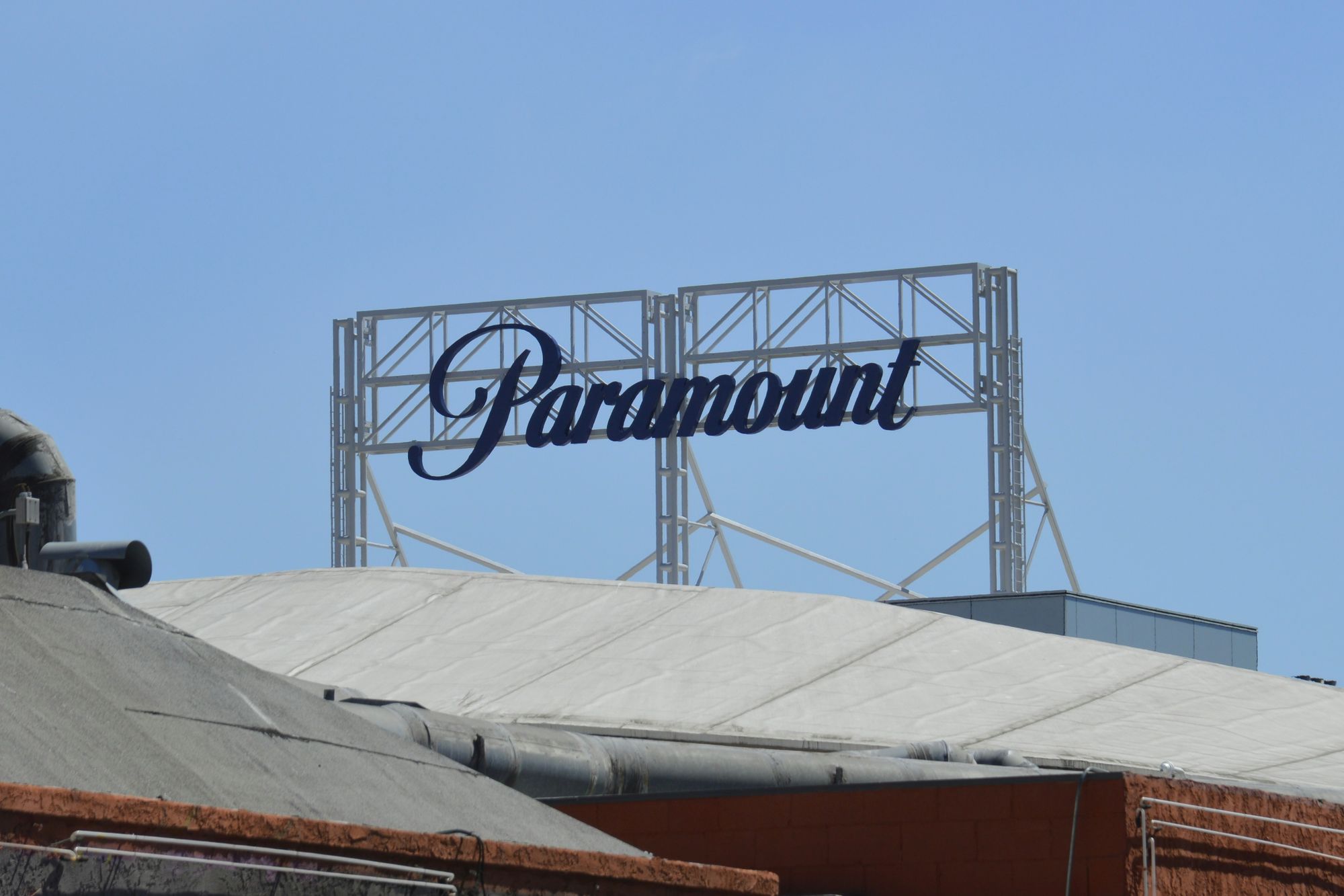 Paramount estende oferta pela Warner Bros. Discovery até fevereiro