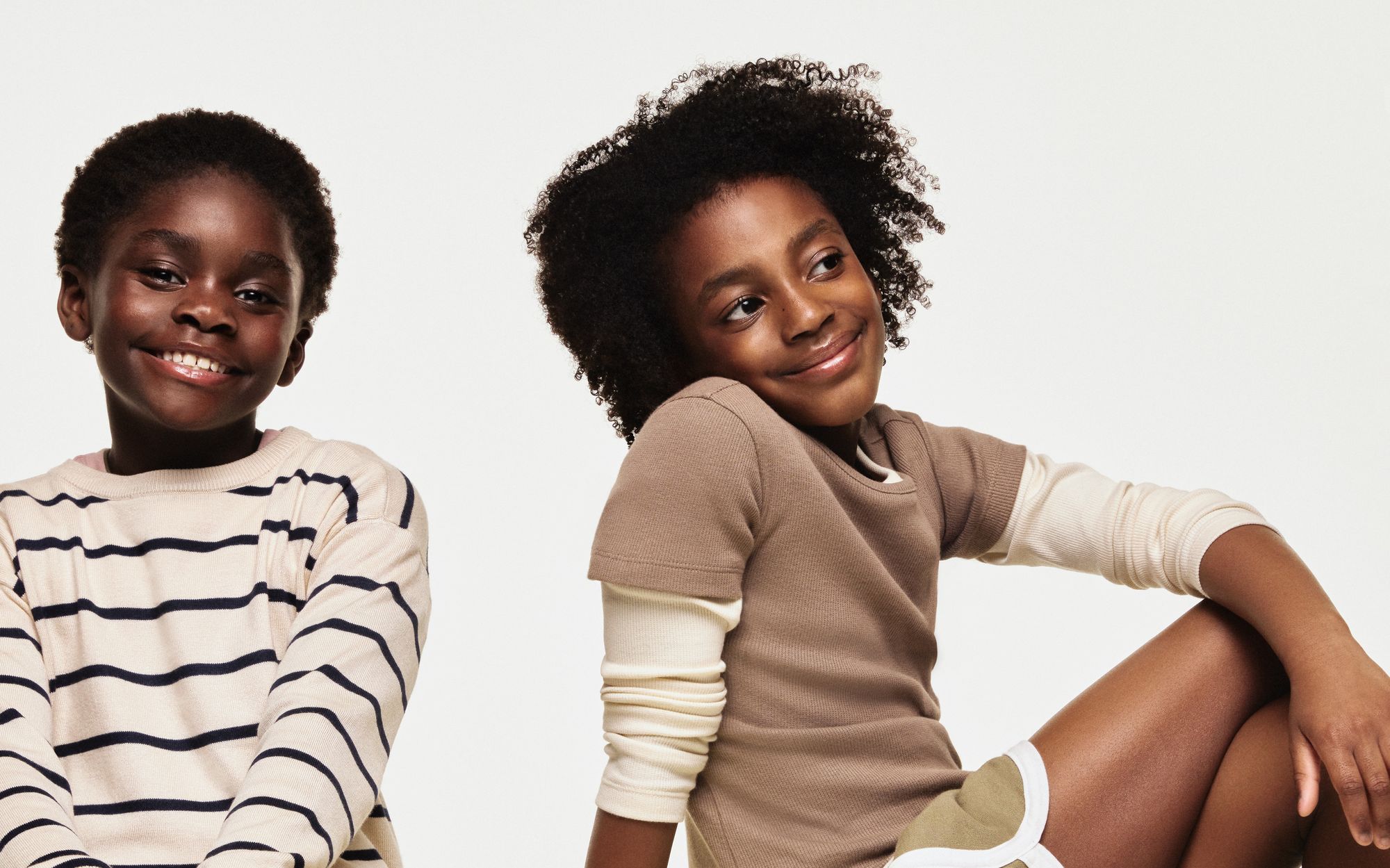 Ginastas mirins Alicia Santos e Viviani Mankatu estrelam ação de Hering Kids