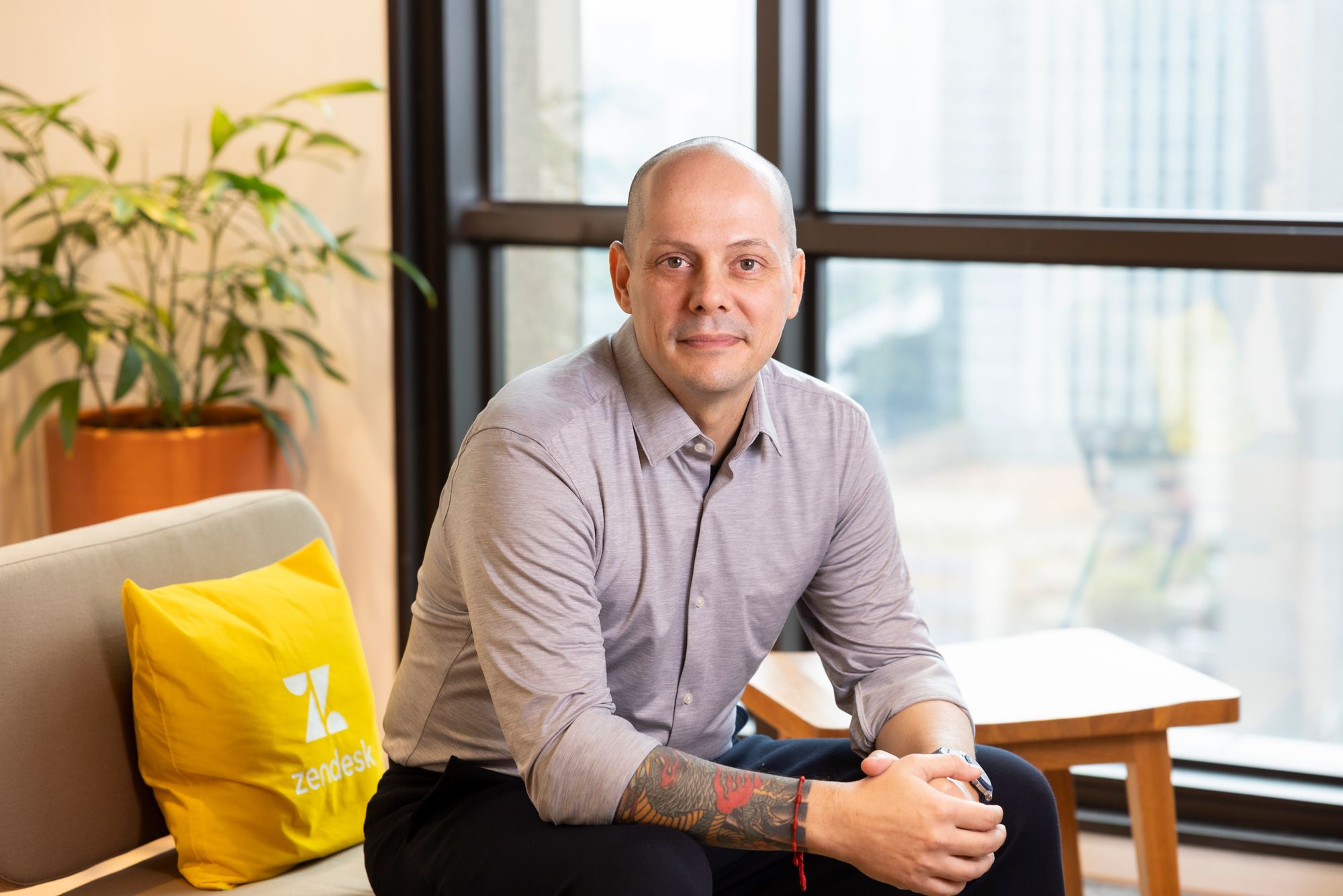 Agentes de IA ampliam a disputa das marcas por atenção entre consumidores