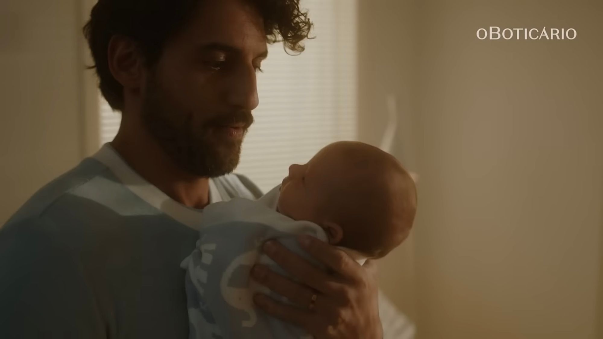 Senado aprova licença-paternidade de 20 dias, texto segue para sanção presidencial