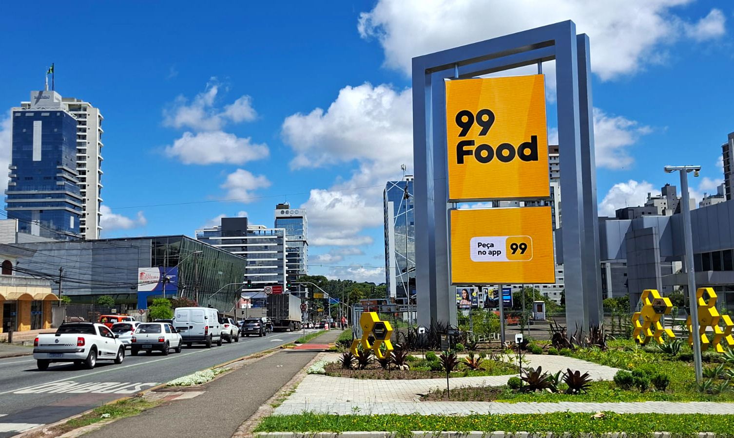 Favretto lança painel suspenso com apiário sustentável em Curitiba