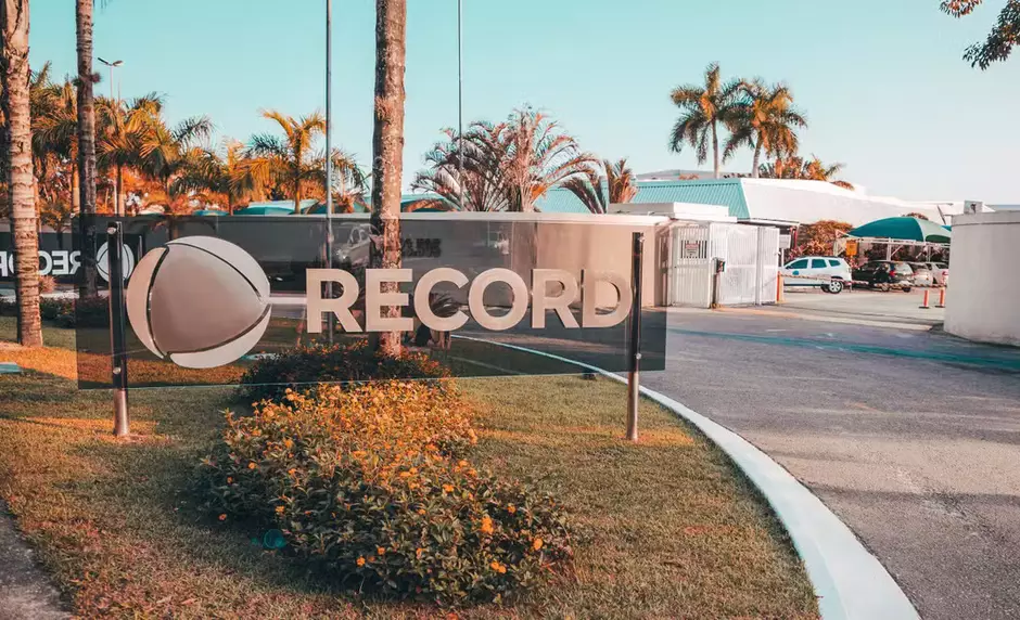 Eleições 2026: Record e Estadão anunciam renovação de parceria na cobertura