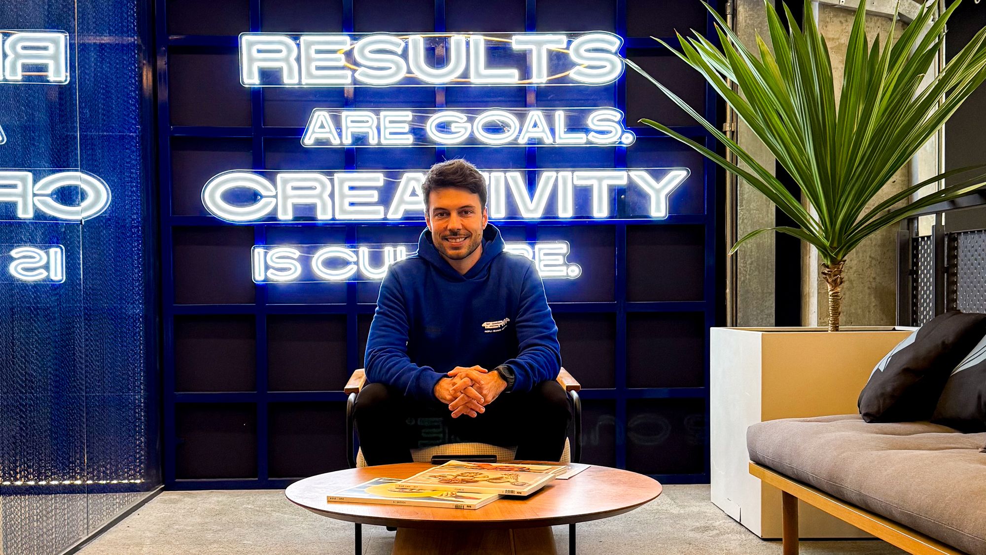 Além do digital: o valor da experiência física