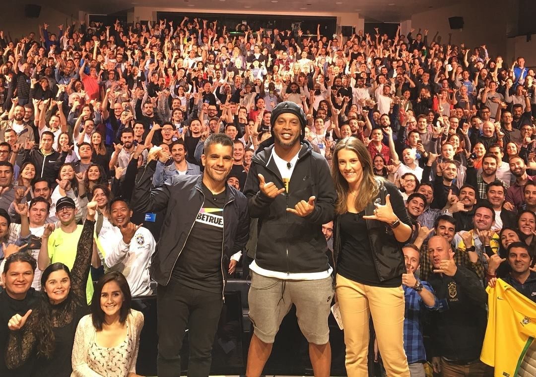 Consumidor faz filtros para aceitar as ofertas das marcas nos canais de mídia