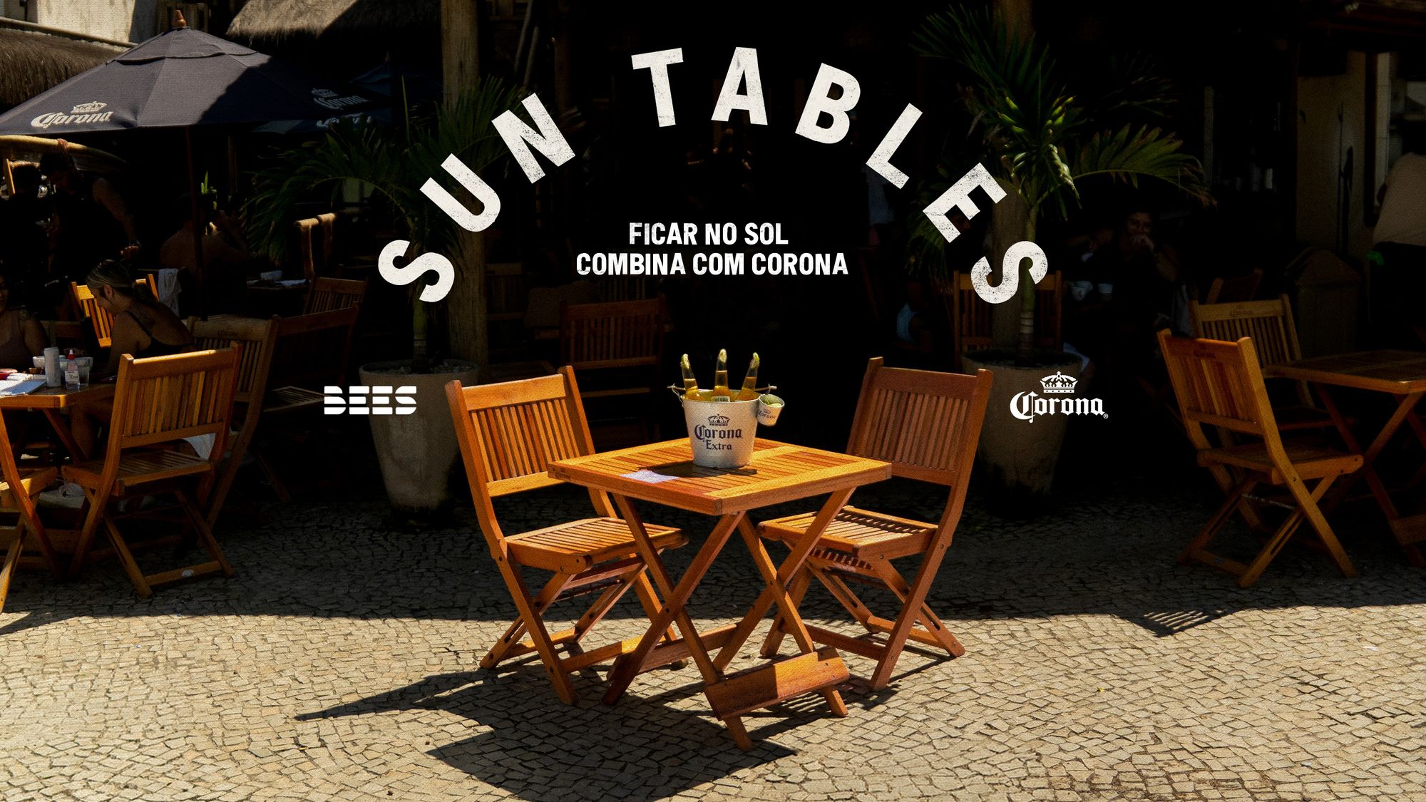 Corona distribui baldes de cerveja com QR code ativado pela luz do sol