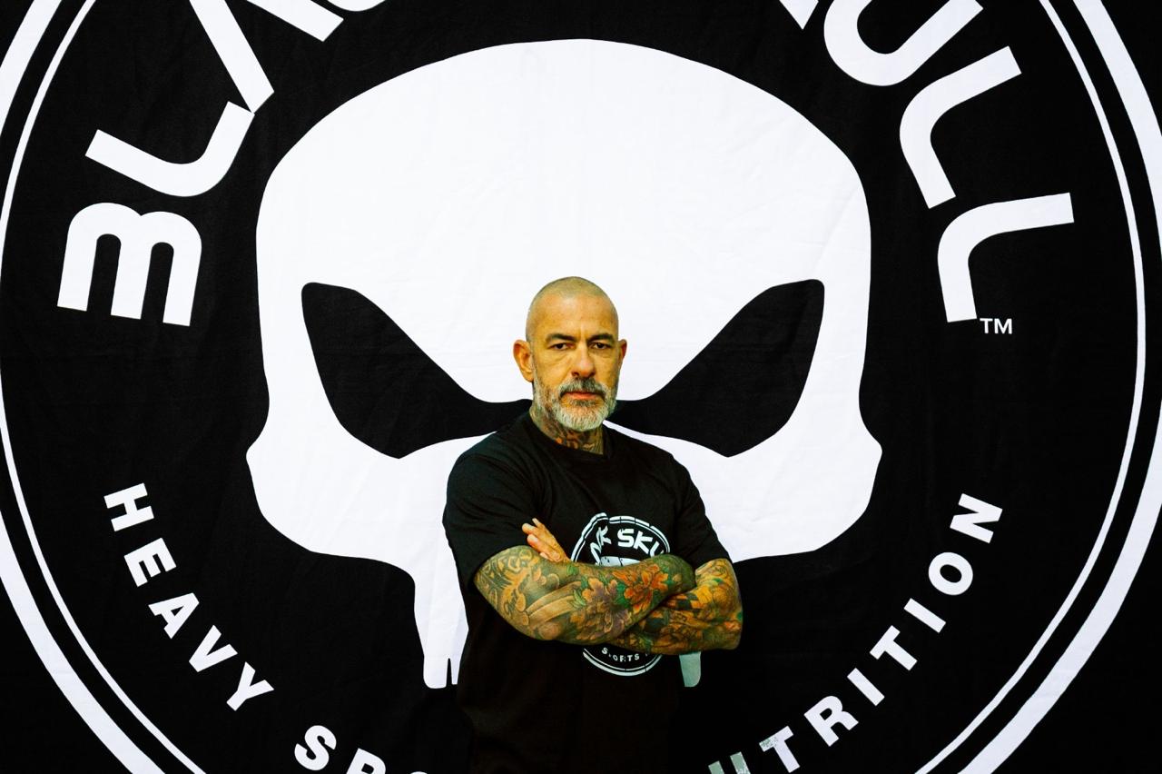 Henrique Fogaça é anunciado como novo embaixador da Black Skull