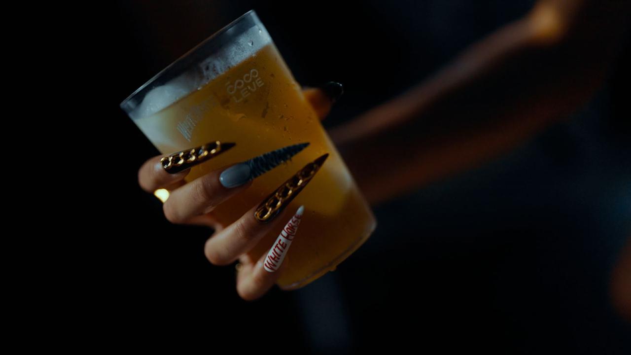 White Horse e Coco Leve celebram a cultura periférica em nova ação