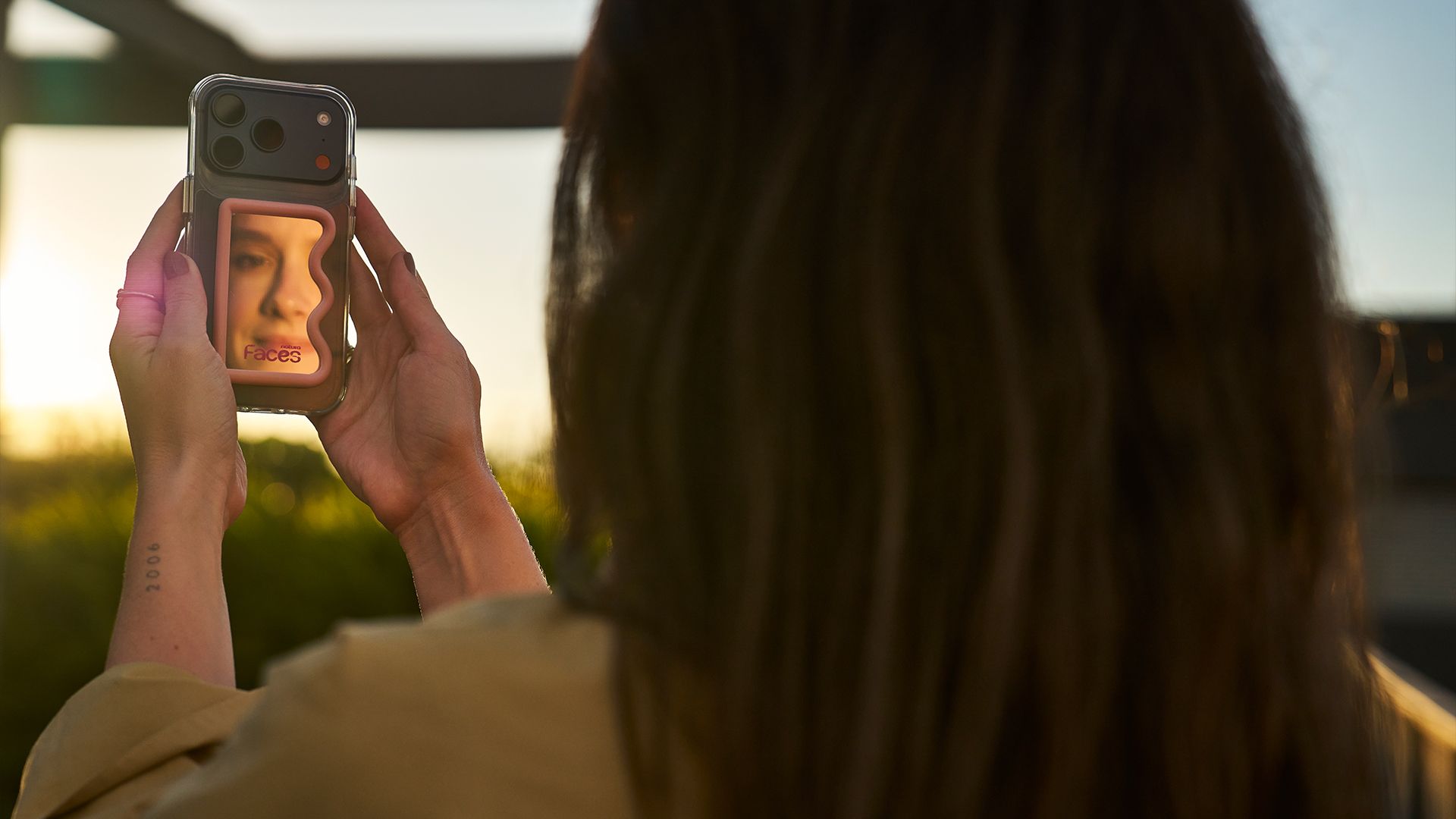 Natura lança campanha que debate a distorção da autoimagem nas redes sociais