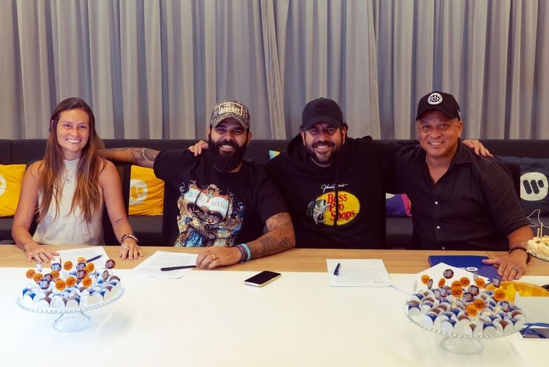 Warner Music Brasil firma parceria com 'Na Base do Agro' e amplia atuação no country