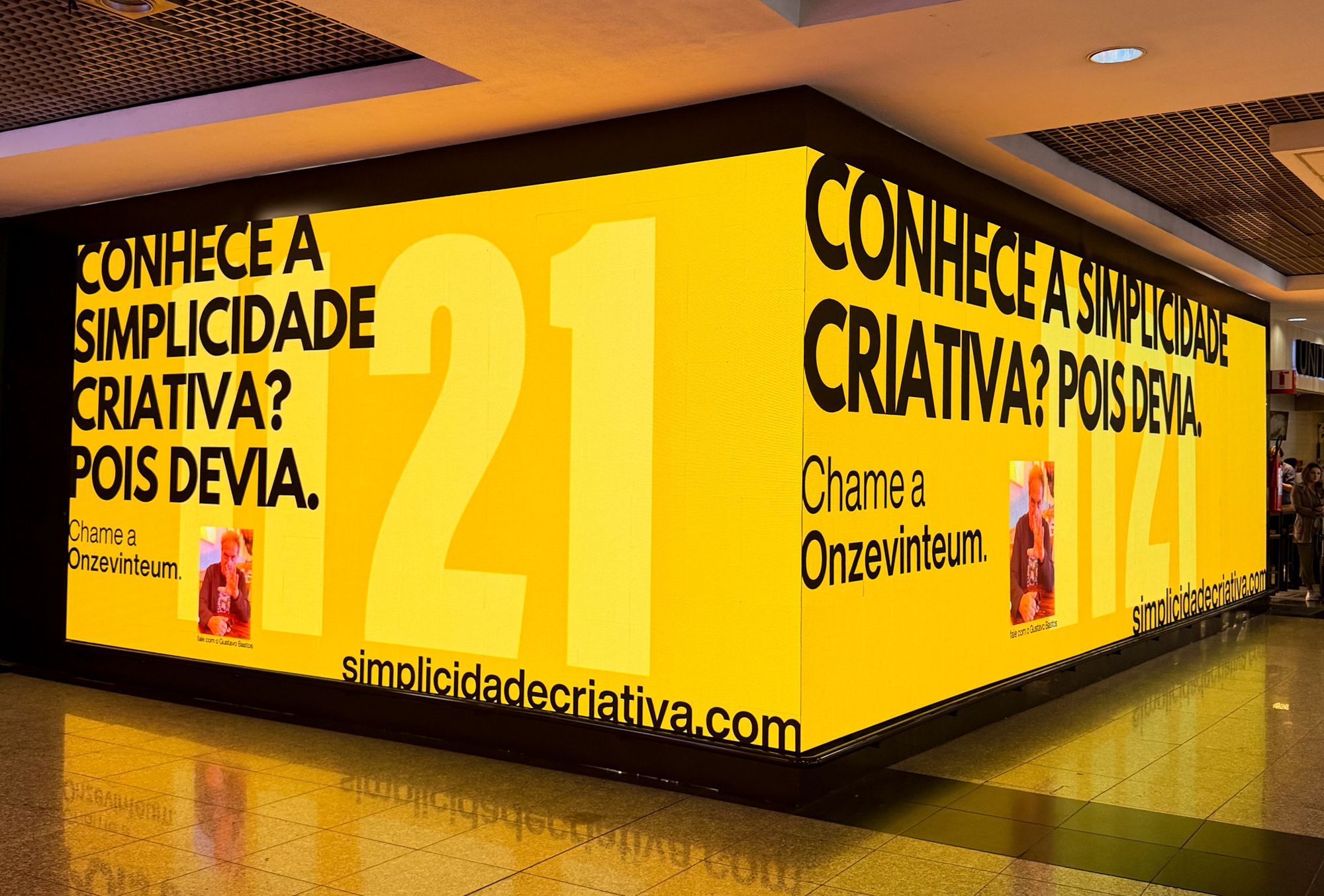 Onzevinteum usa o canal OOH para celebrar seus 21 anos de atividade
