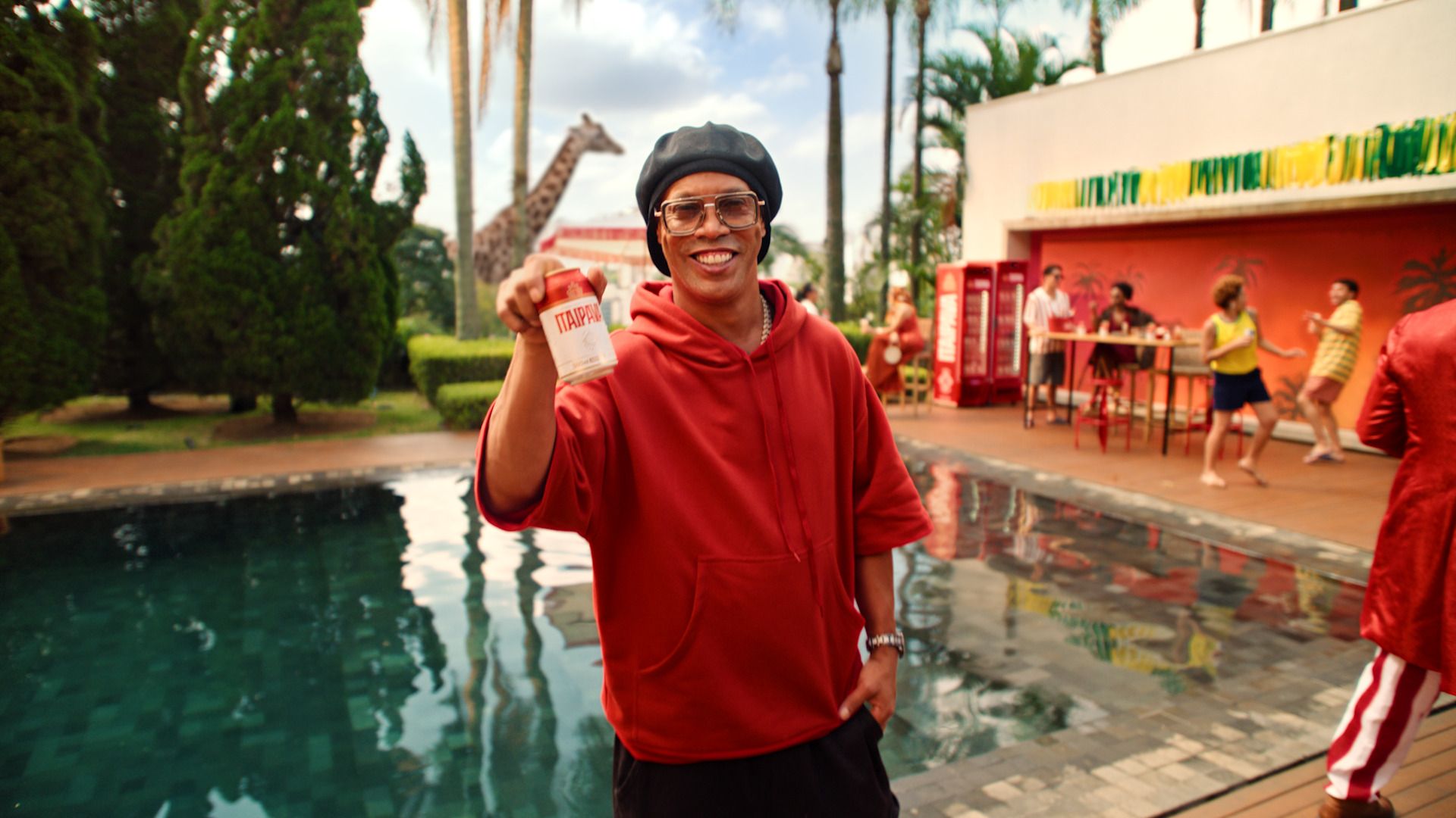 Itaipava reúne Ronaldinho Gaúcho e MC Livinho em ação sobre cultura digital
