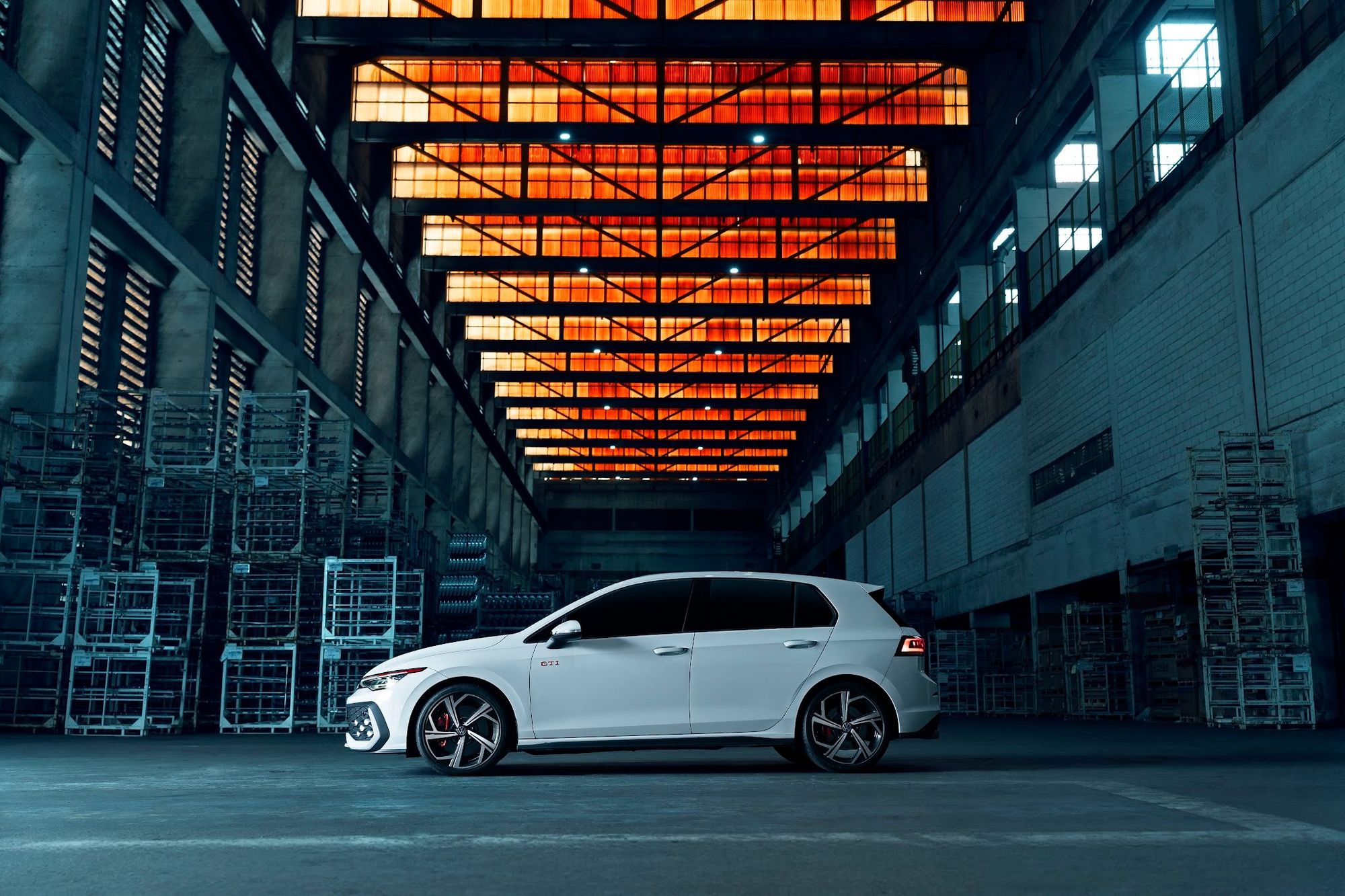 Volkswagen transforma fábrica em 'autódromo' para retorno do Golf GTI